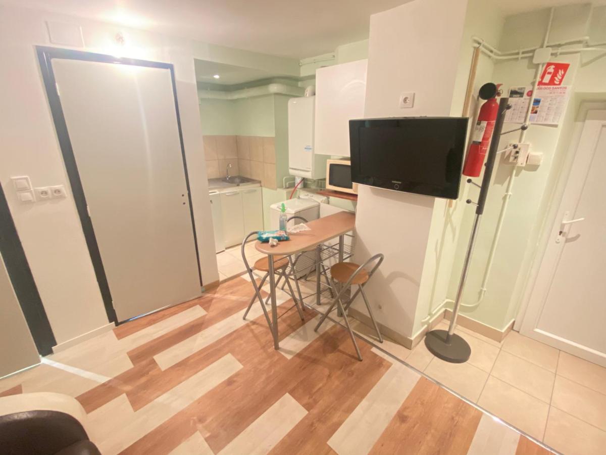Angerville  Jolis Studio Meuble מראה חיצוני תמונה